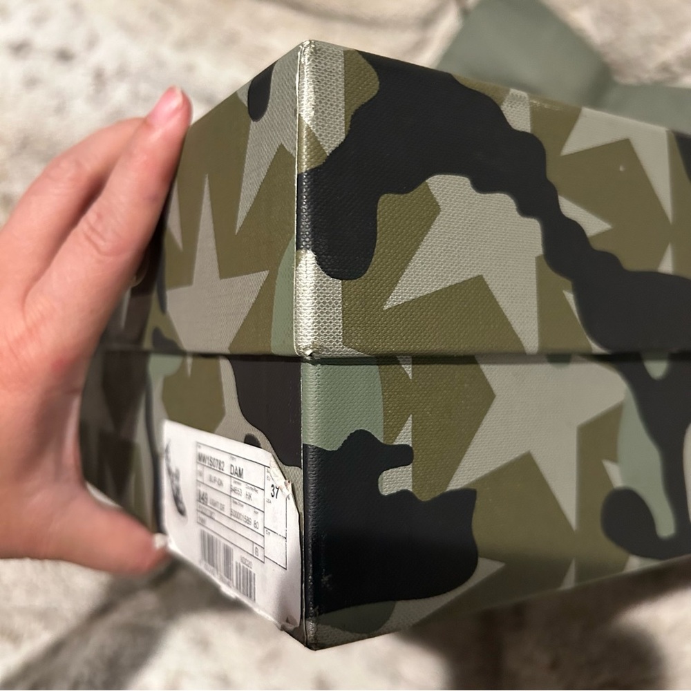 Valentino Garavani Camouflage Shoe Box with dust bag for size 37 - Picture 4 of 10